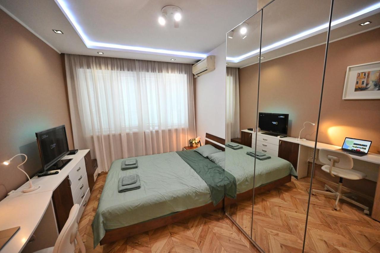 Modern Central 2-Bedroom Apartment With Parking Varna Exterior foto